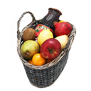 Корзина с фруктами 3-3.5 кг и гранатовым соком в Селятино